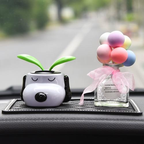 汽車擺件太陽能搖擺蘋果花史努比狗車飾車上車載裝飾品太陽花擺件